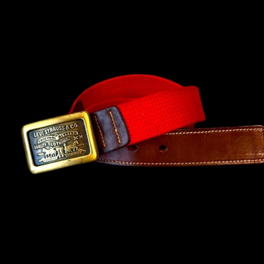 Levi’s Strauss & Co Vintage Brass Buckle & Belt made by Century 1980s Size 30